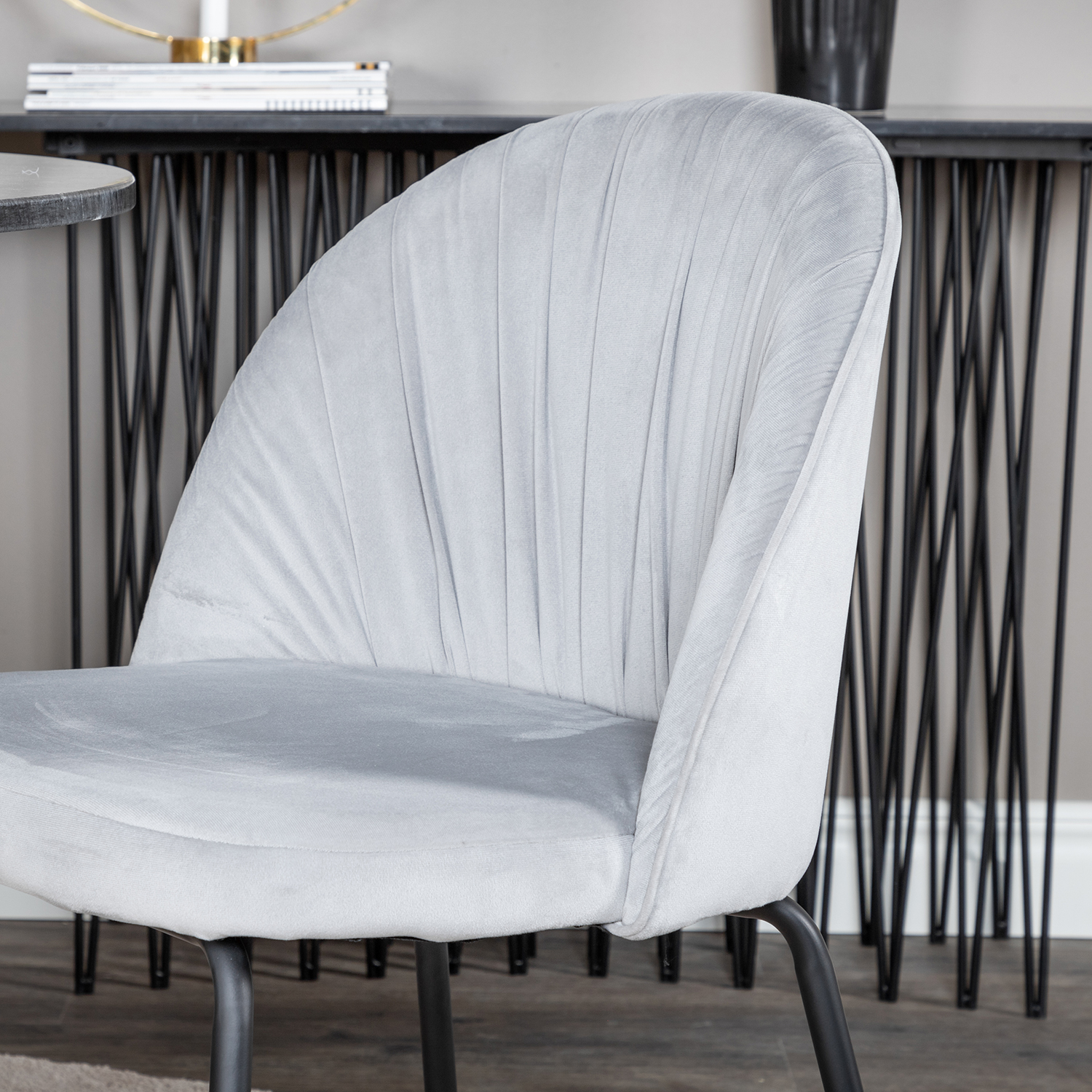 Spisegruppe Venture Home Estelle med 4 Wrigley Stoler Fløyel