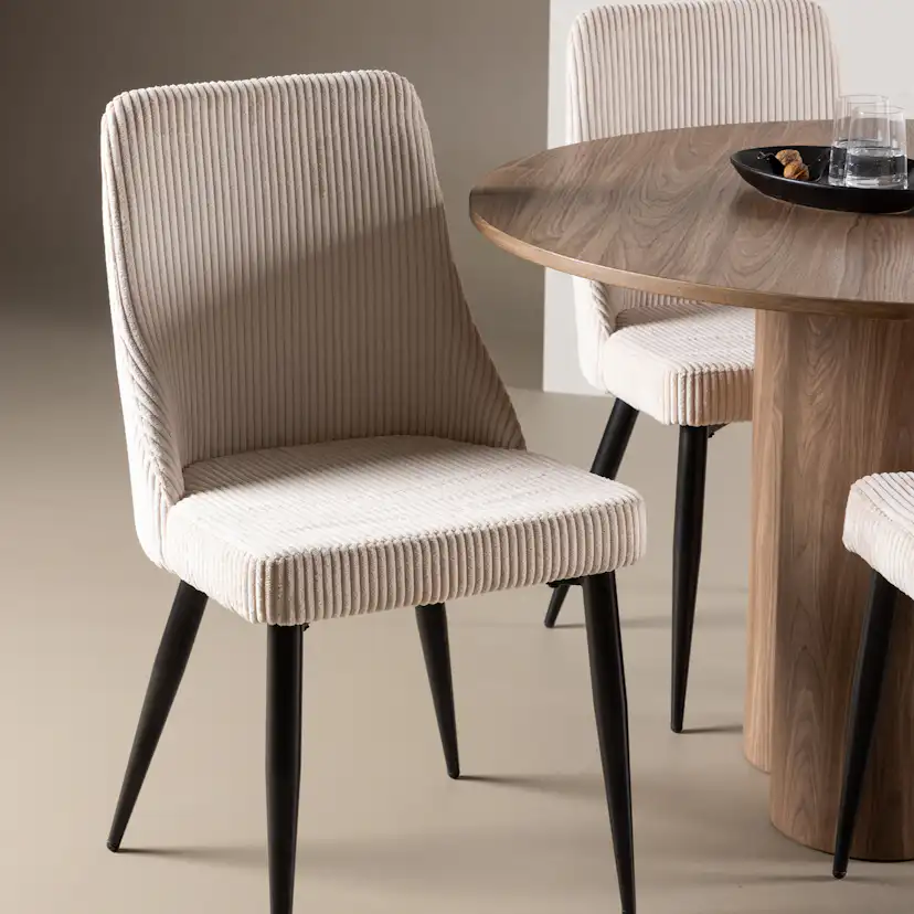 Spisegruppe Venture Home Olivia Ø110 med 4 stk Leone Stoler