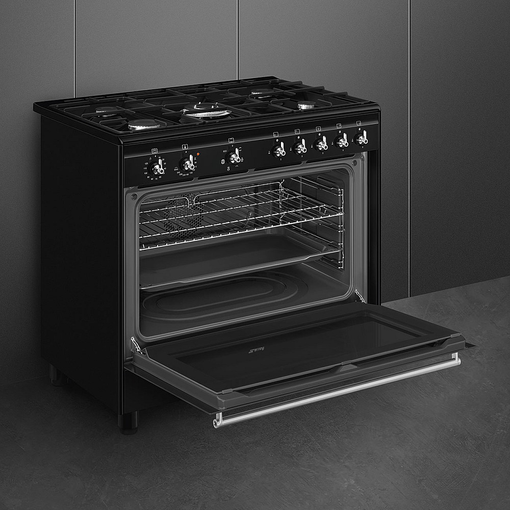 Gasskomfyr Smeg CX91GMBL Concerto Sort Ergonomisk og Smart Design