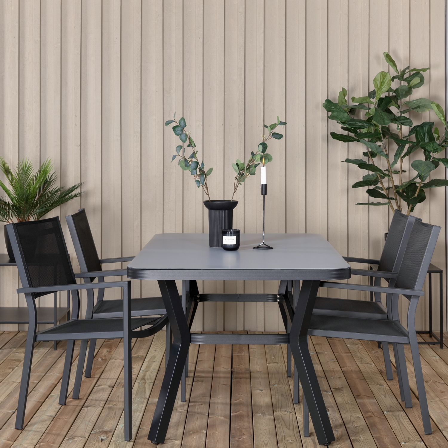 Spisegruppe Venture Home Vyn med 4 Curz Stablebare Spisestoler