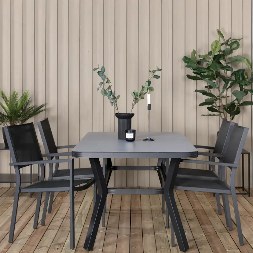 Spisegruppe Venture Home Vyn med 4 Curz Stablebare Spisestoler