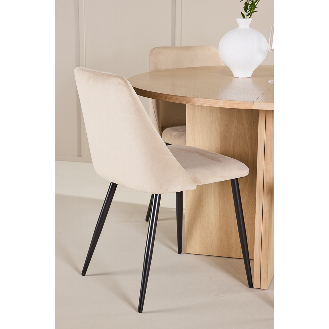 Spisegruppe Venture Home Strada Ø120 cm med 4st Night Spisestoler