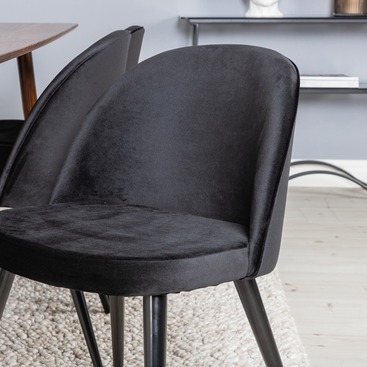 Spisegruppe Venture Home Pobbie med 6 Valentina Stoler Fløyel