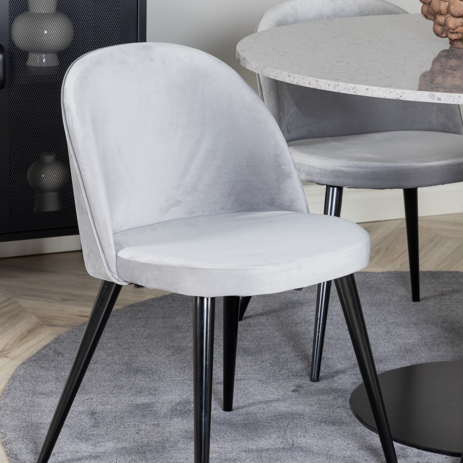 Spisegruppe Venture Home Roxanna Grå Bord med 4 Valentina Stoler Fløyel