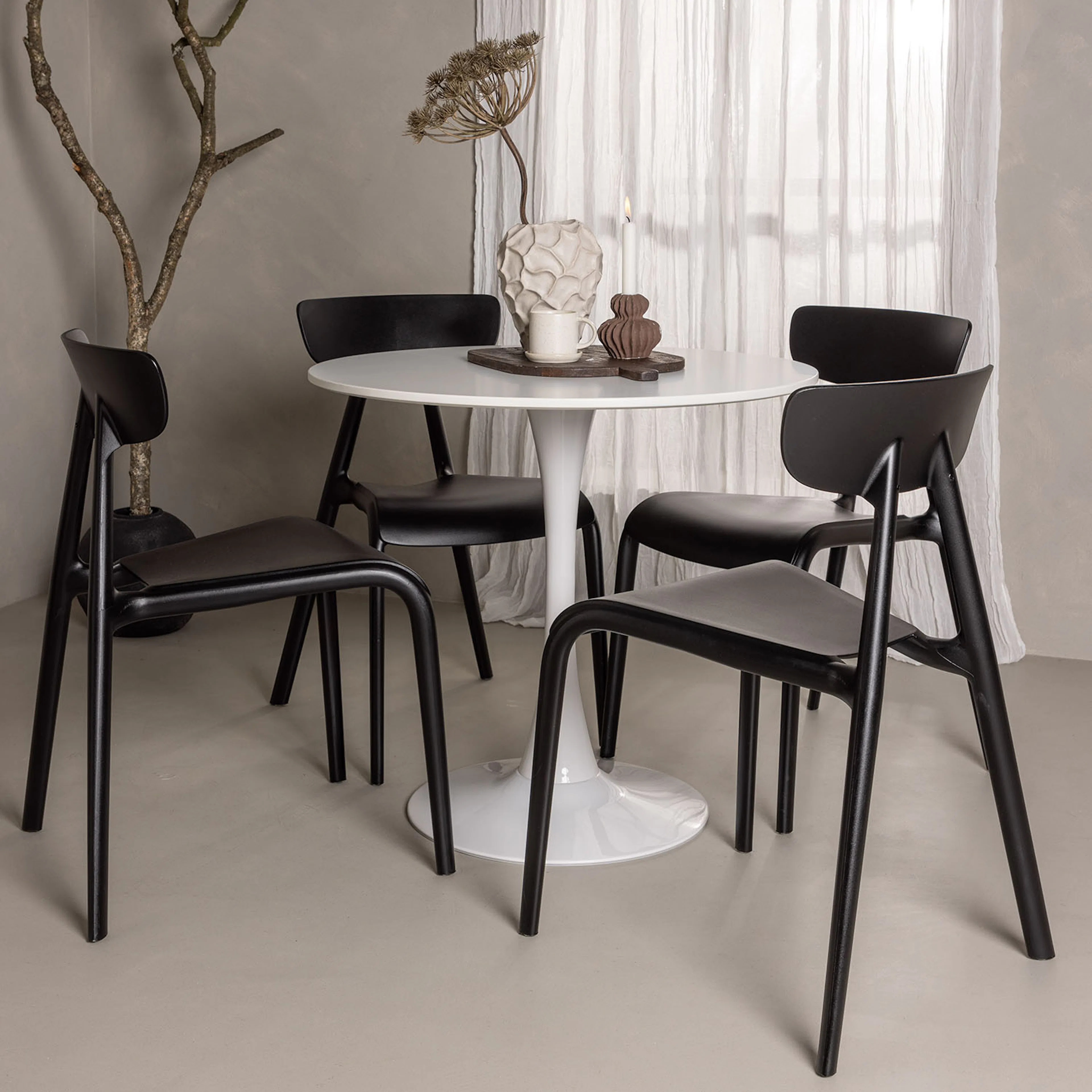 Spisegruppe Venture Home Hamden Ø80 cm med 4 Ursholmen Stoler