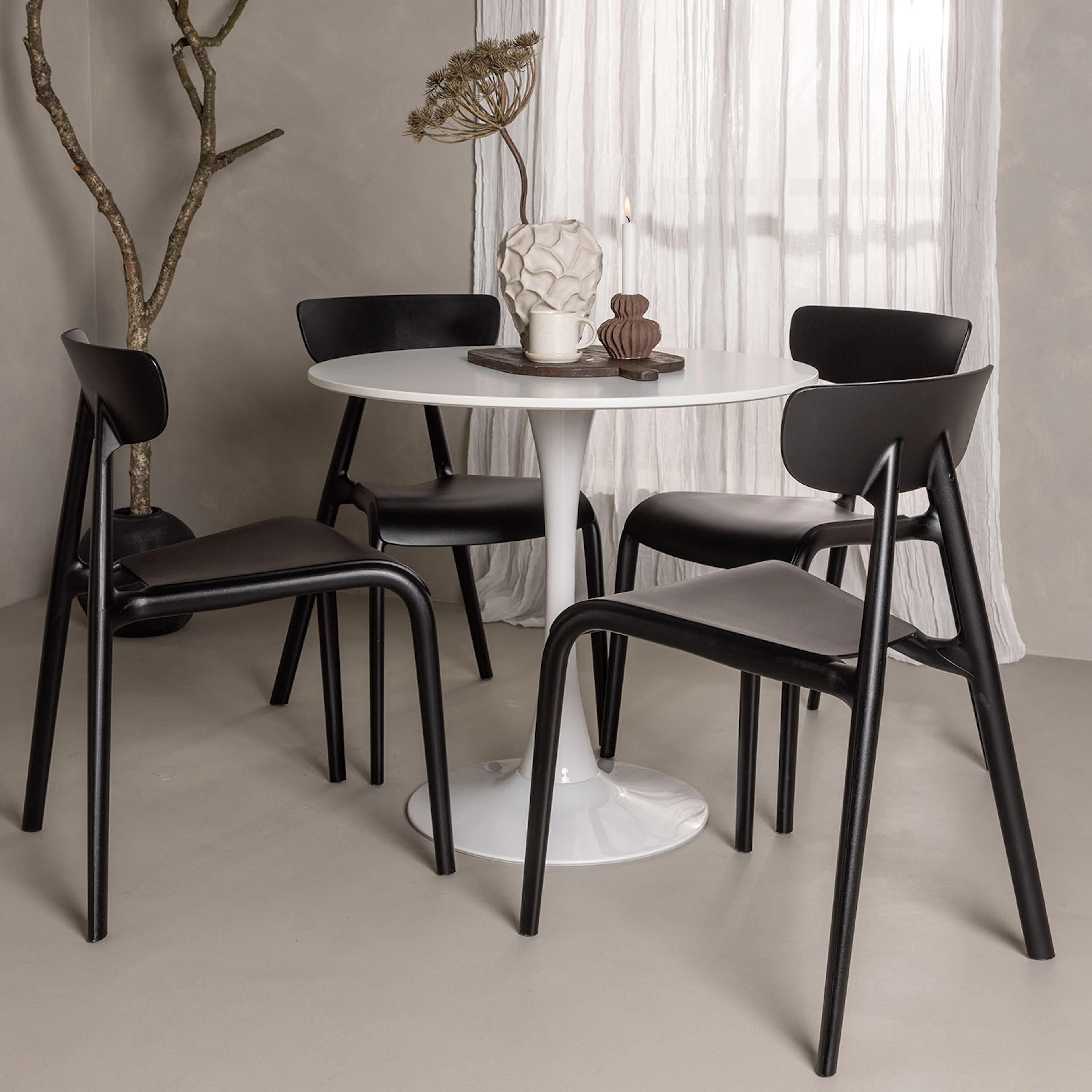 Spisegruppe Venture Home Hamden Ø80 cm med 4 Ursholmen Stoler