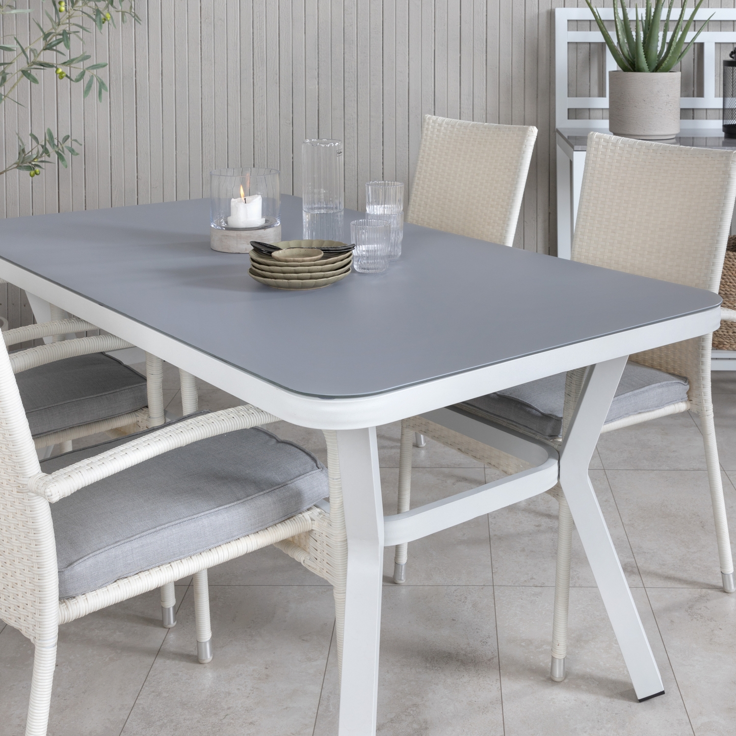 Spisegruppe Venture Home Vyn med 4 Hanna Spisestoler