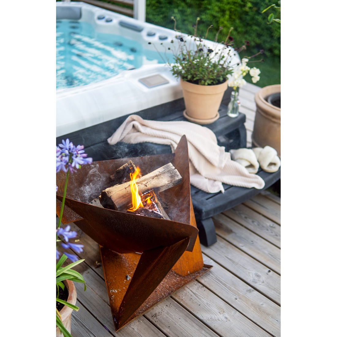 Bålpanne Jabo Triangel Inkl Fat Corten 64x64x54 cm