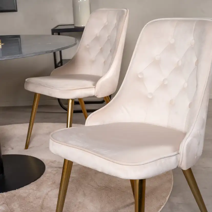 Spisegruppe Venture Home Estelle Rund med 4 Vera Stoler Fløyel