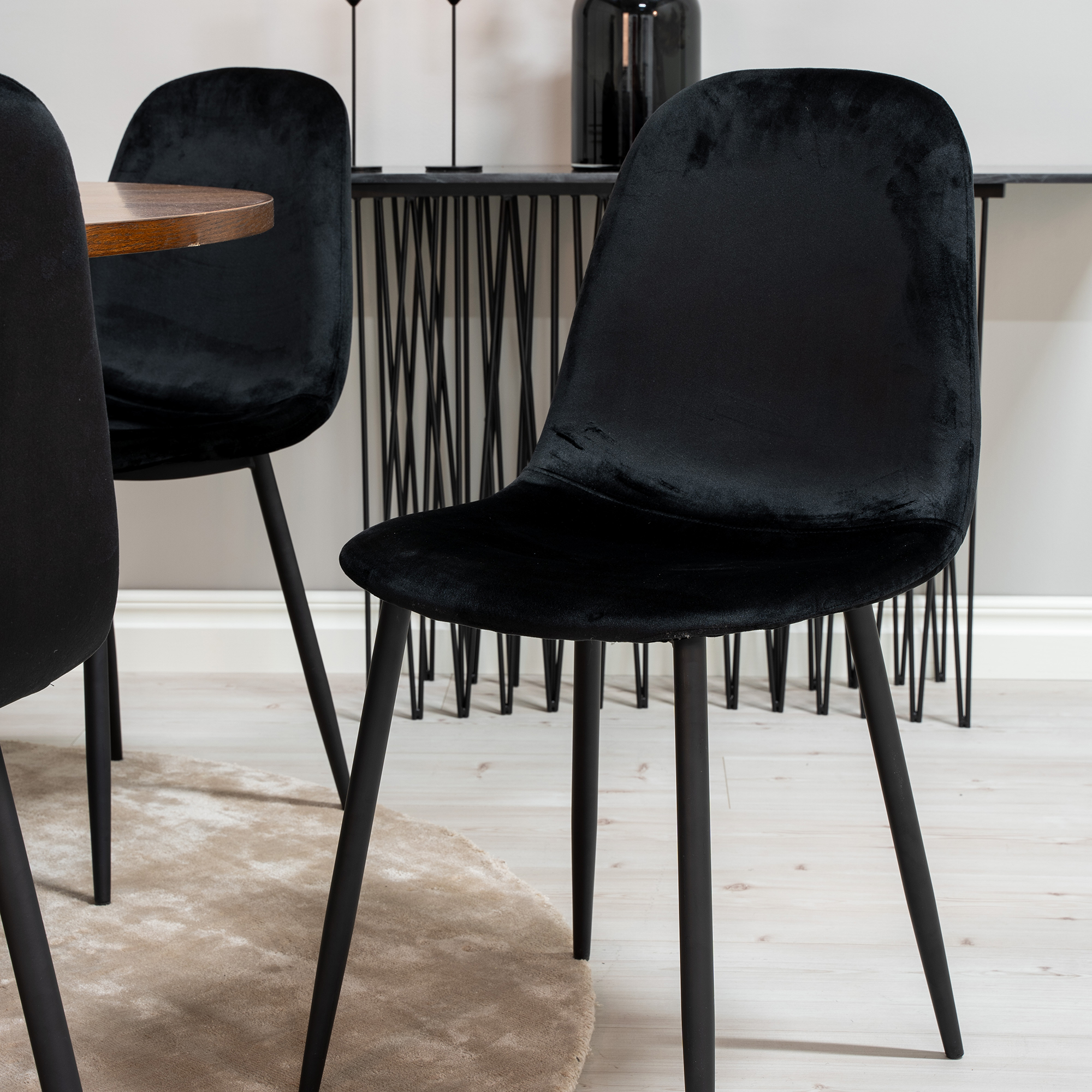 Spisegruppe furniture/fashion Copenhagen med 6 Pobbie Stoler