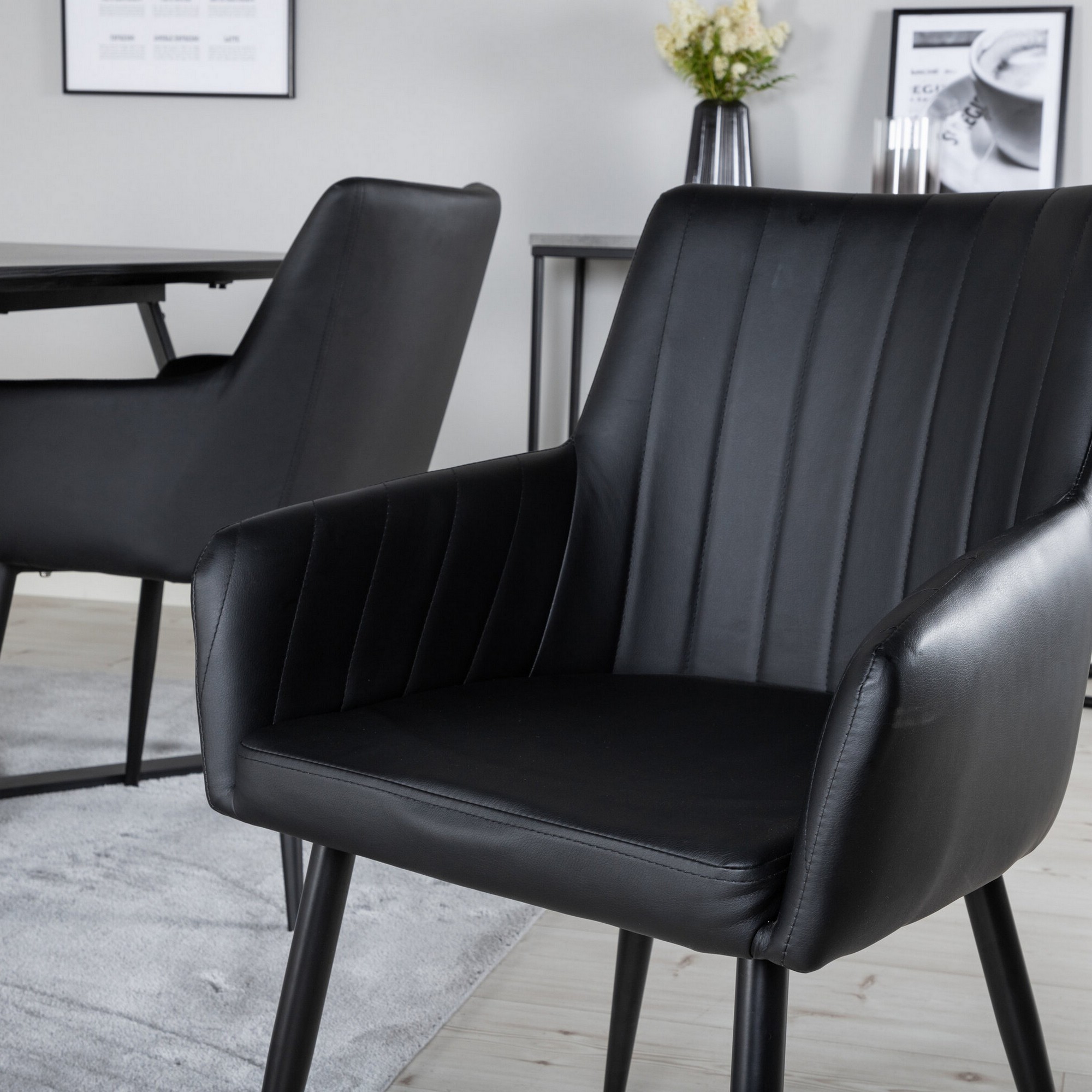 Marina Dining Table - Black top / Black Legs +Comfort - Dini Sort/Sort