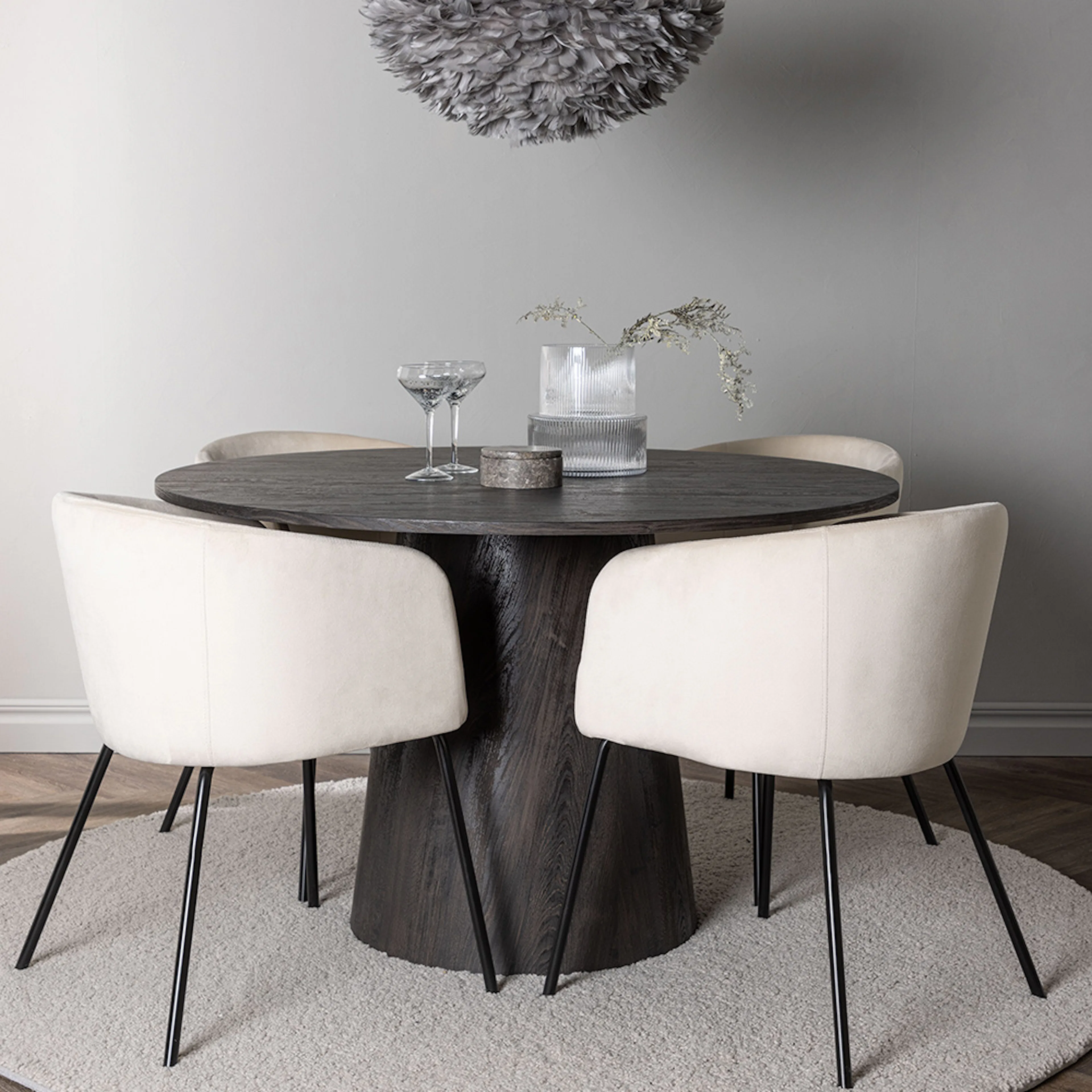 Spisegruppe Venture Home Lanzo Ø120 cm med 4 stk Berit Stoler