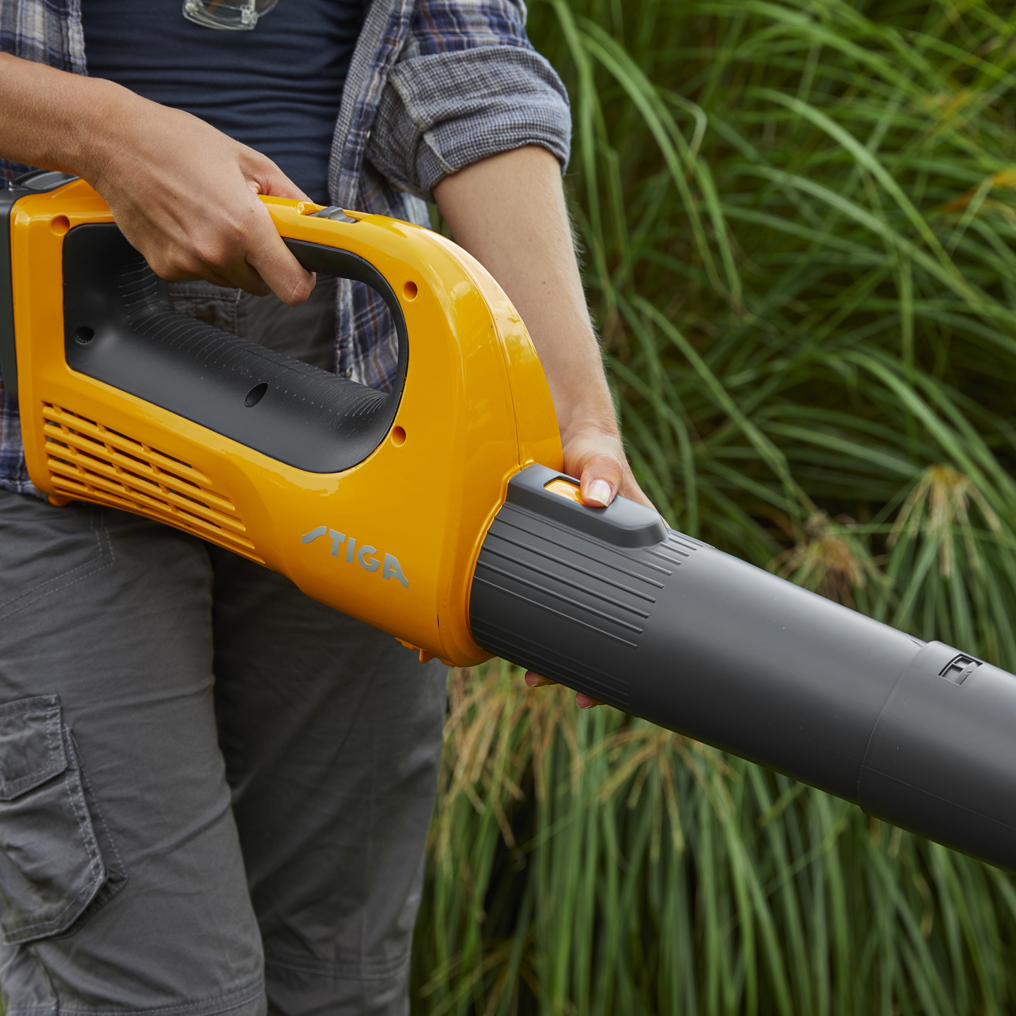 Løvblåser Stiga BL 100 E med Batteri og Lader