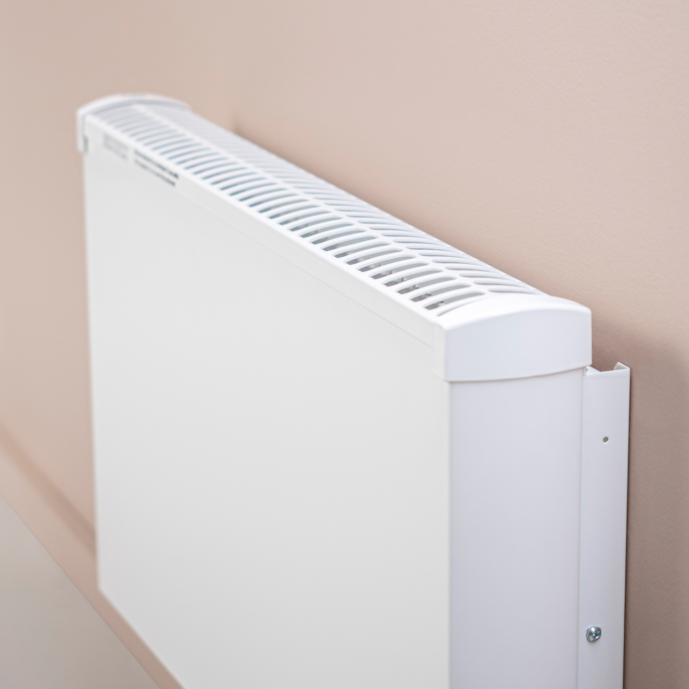 Våtromspanelovn Adax VPS10 med Bluetooth