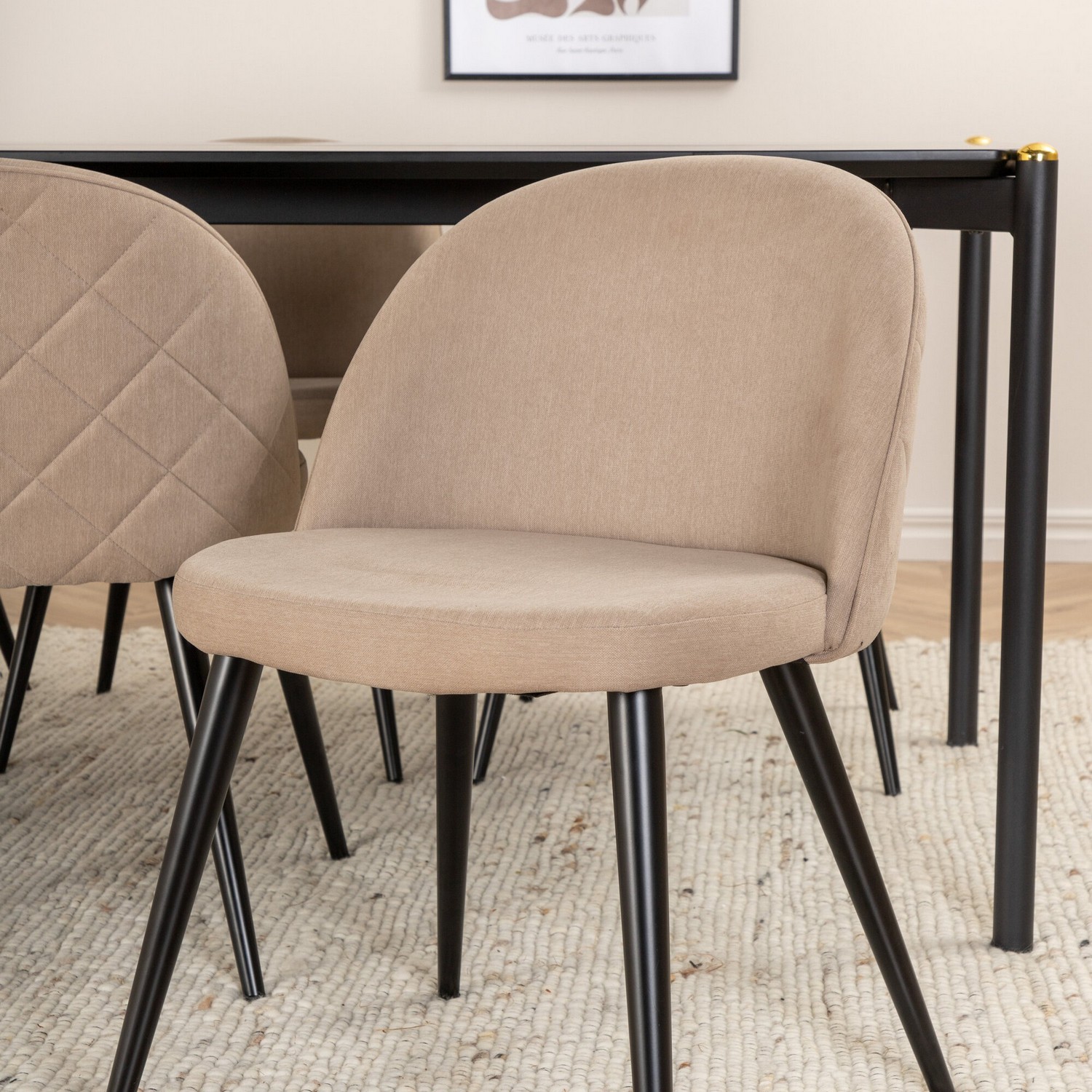 Spisegruppe Venture Home Paris Spisebord og Valentina Stitcthes Spisestol