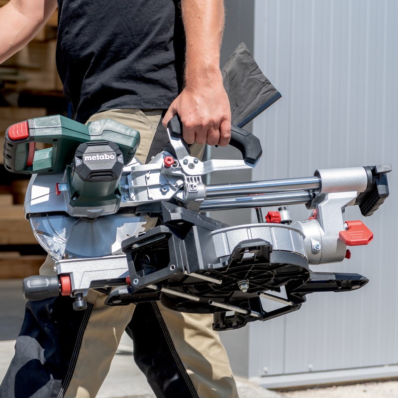 Kapp-/gjæringssag Metabo KGS 18 LTX BL 216 1x4,0 Ah + ASC55