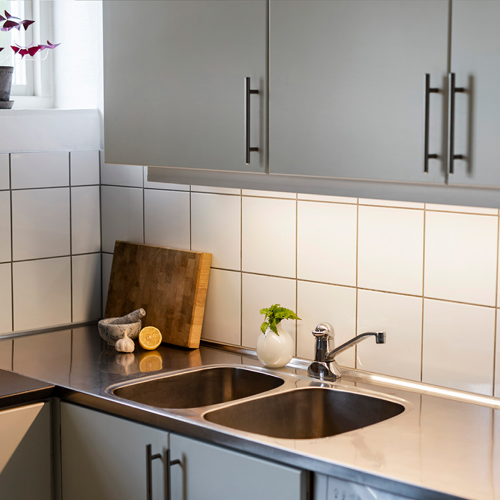 Underskapbelysning Hide-A-Lite Arm Kitchen Basic 1180 mm
