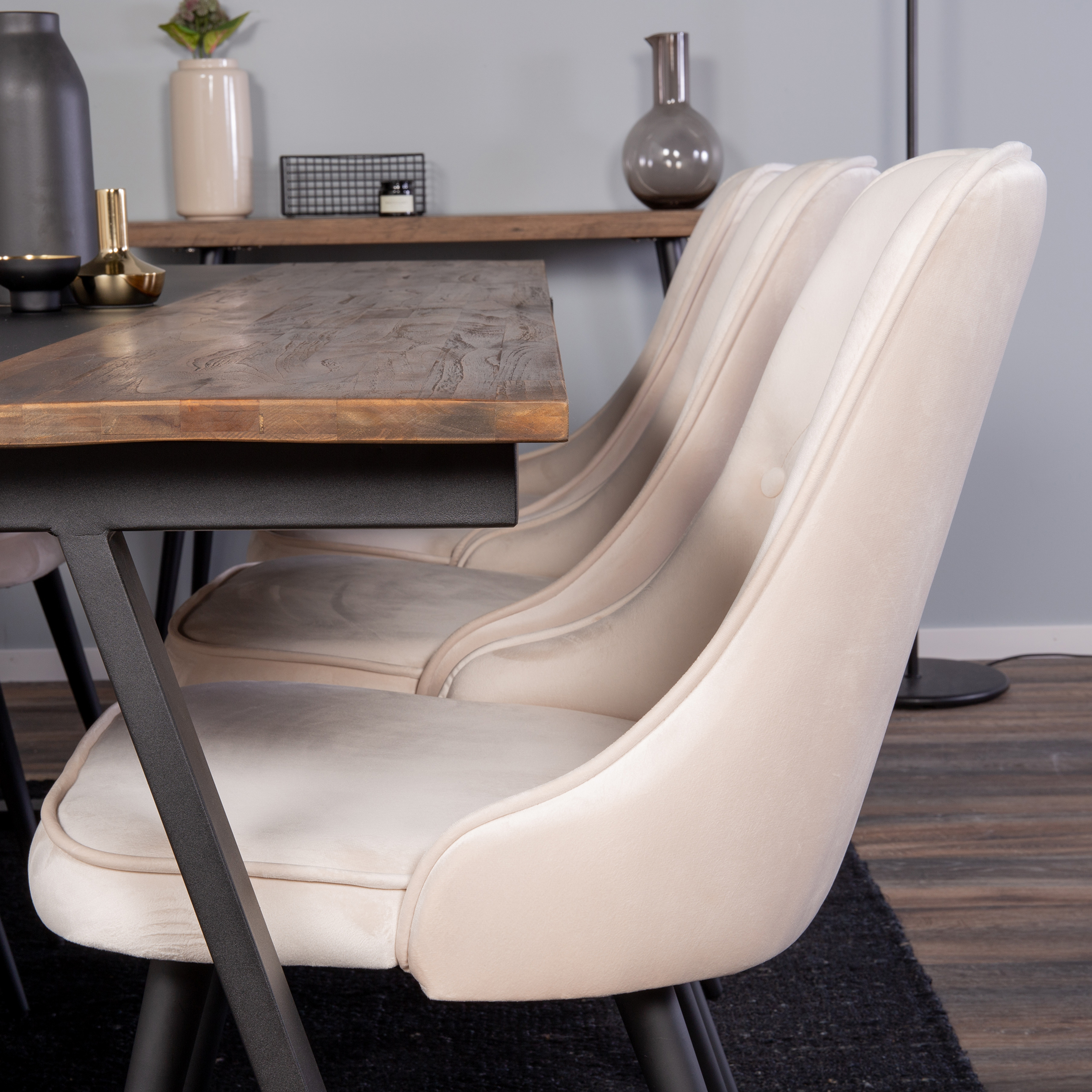 Spisegruppe Venture Home Jane med 6 Vera Stoler Fløyel