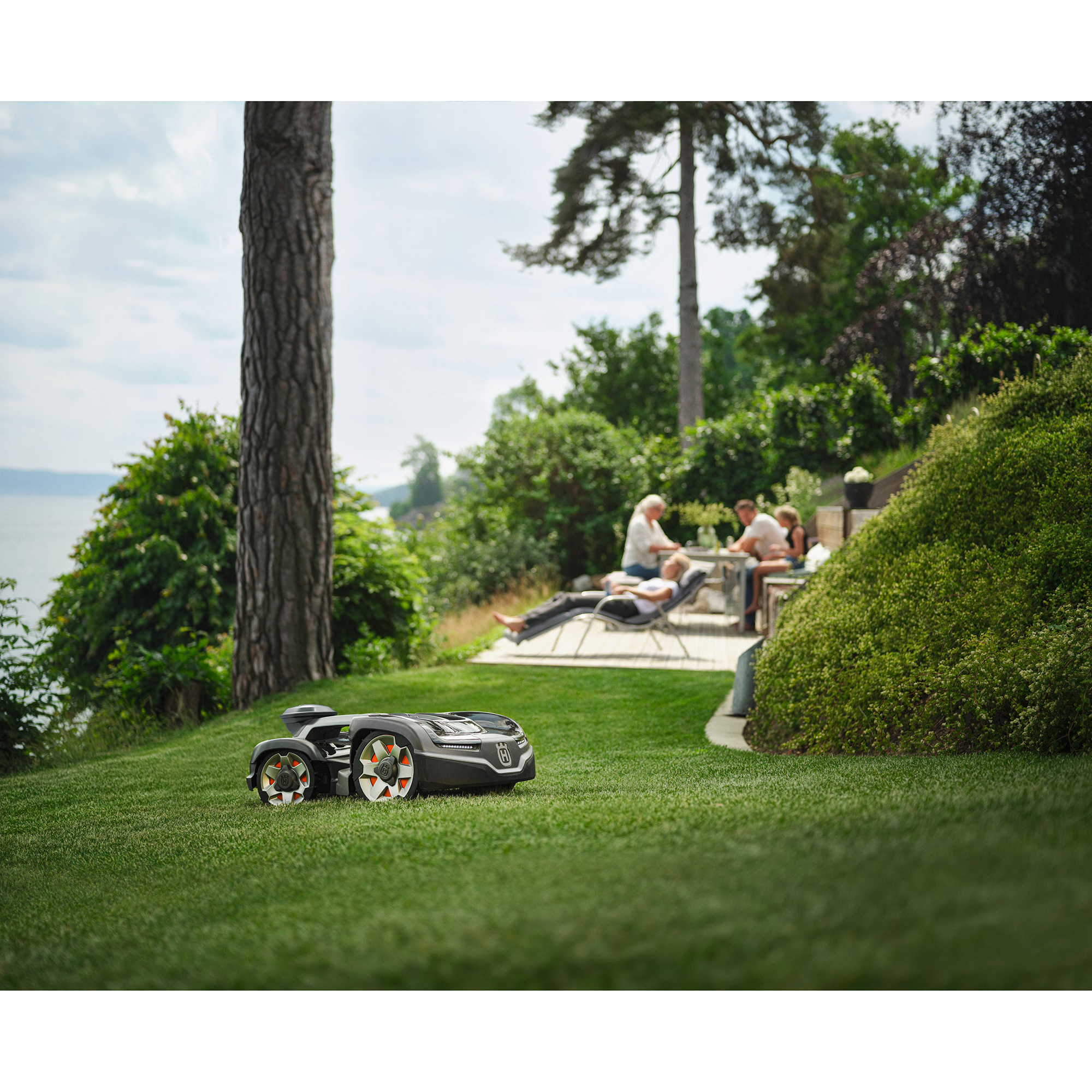 Robotgressklipper Husqvarna Automower® 435X AWD NERA med Trådløs Installasjon