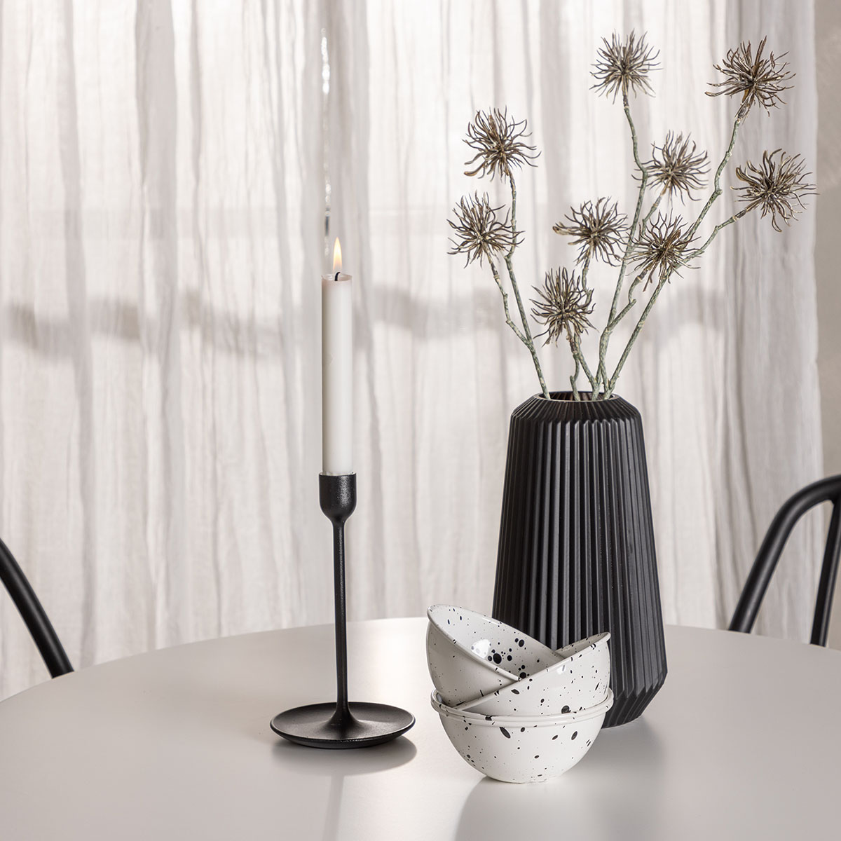 Spisegruppe Venture Home Hamden Ø80 cm med 4 Dyrön Stoler