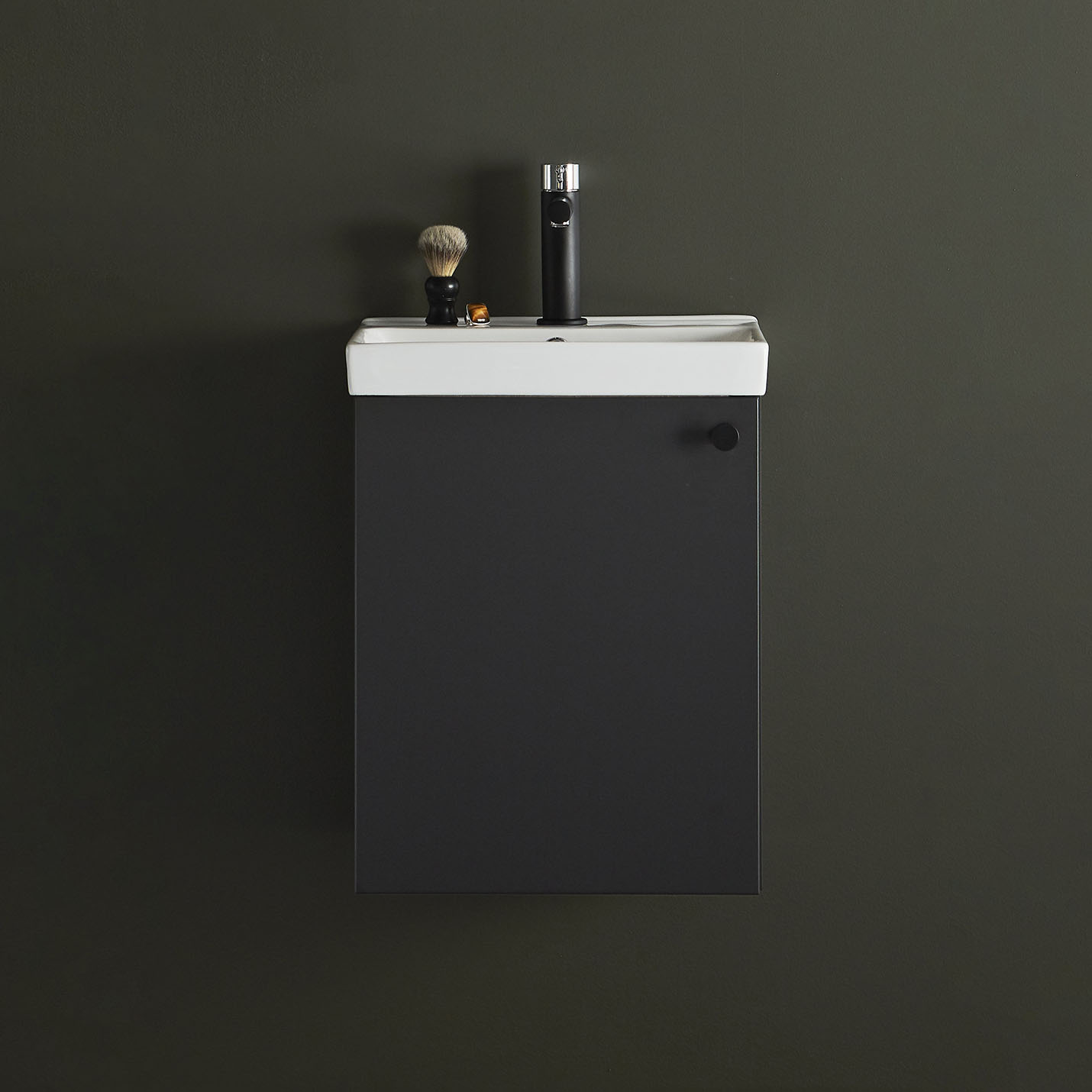 KOMMOD NEAT LUCKA ANTRACIT 420 420 mm, Antrasitt