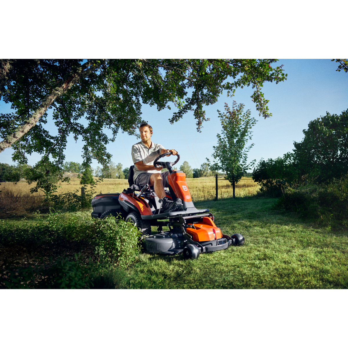 Traktorklipper Husqvarna R 200iX AWD
