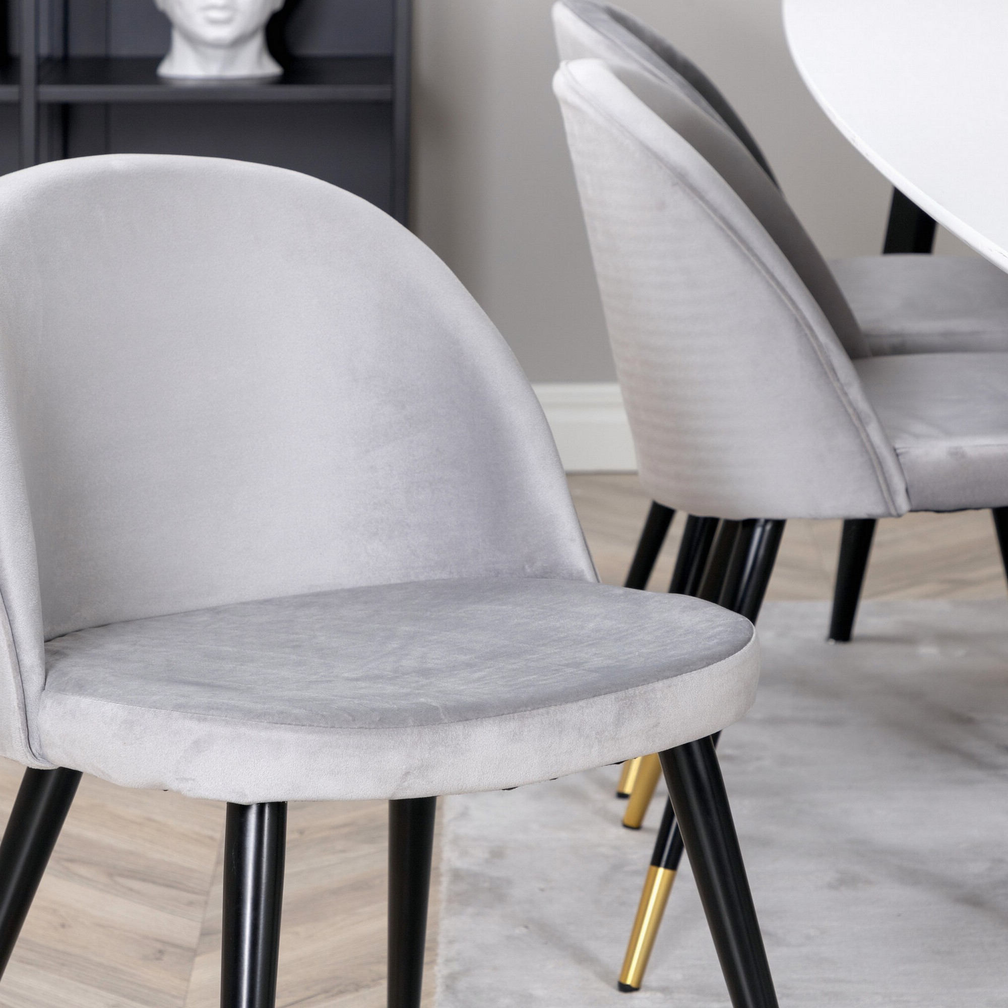 Spisegruppe Venture Home Polar med 6stk Velvet Stoler