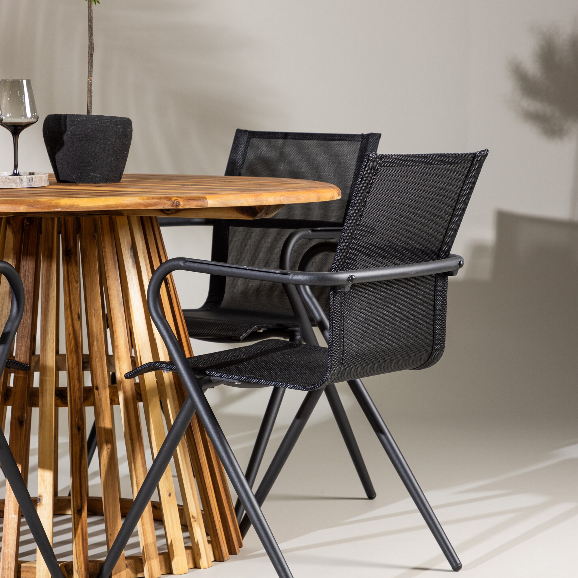 Hagegruppe Venture Home Lumpur med 4 Alina Stoler