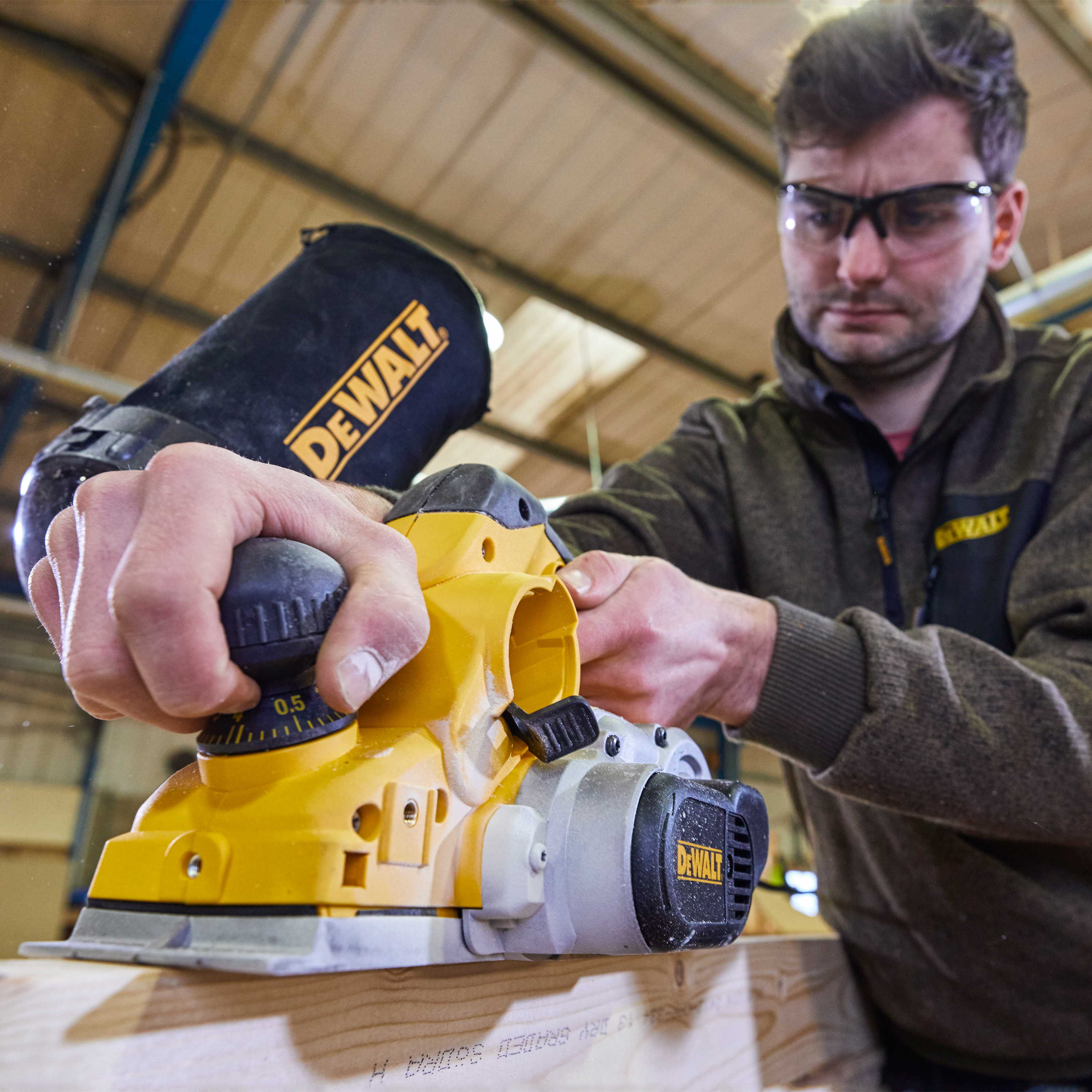 Elhyvel Dewalt D26500K-QS 230 V