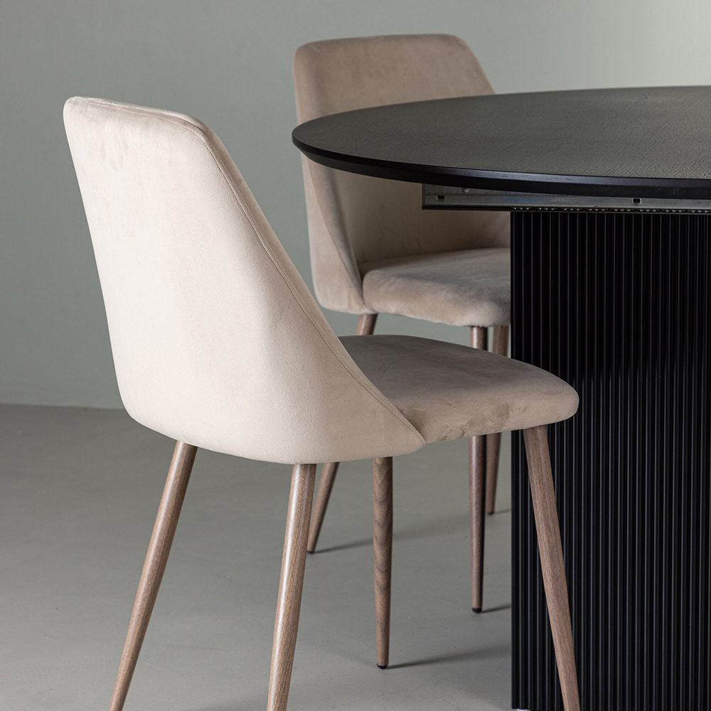 Spisegruppe Venture Home Matilda med 4 Night Fløyel Stoler