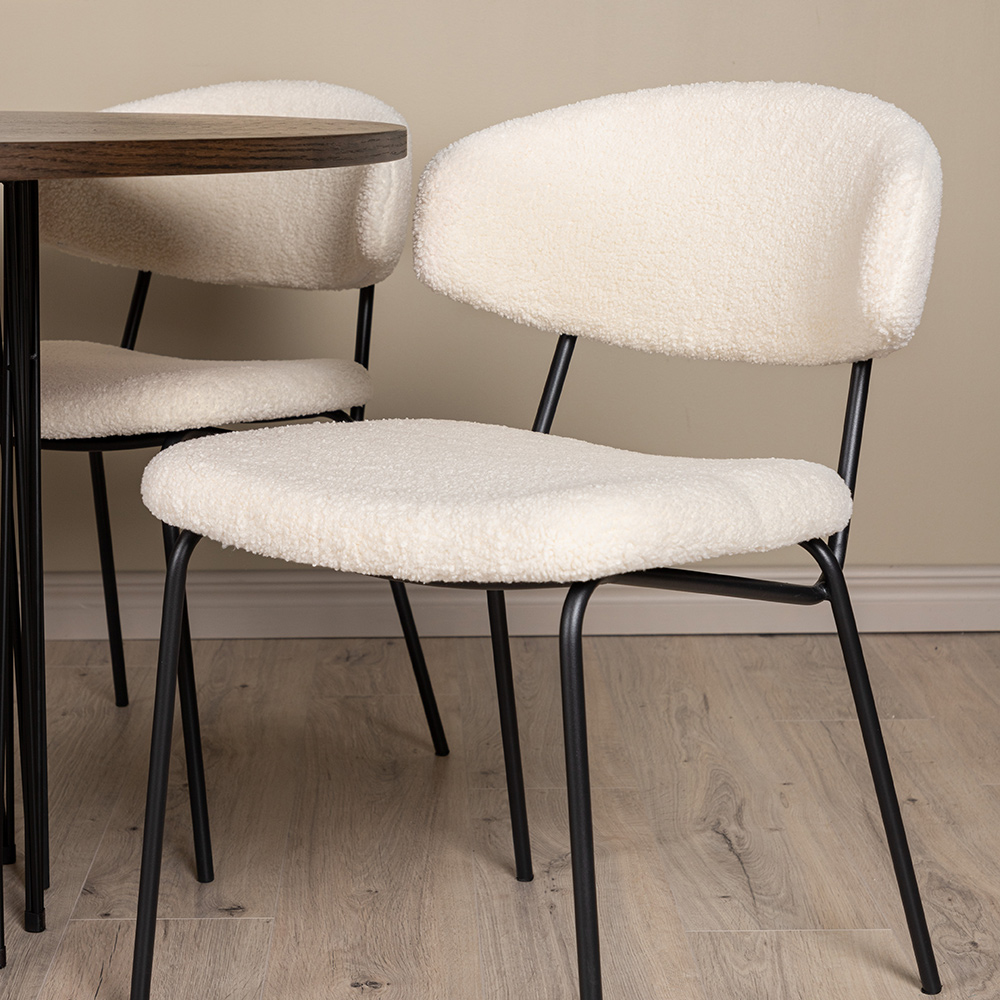 Spisegruppe furniture/fashion Stone med 4 Chico Stoler Rundt