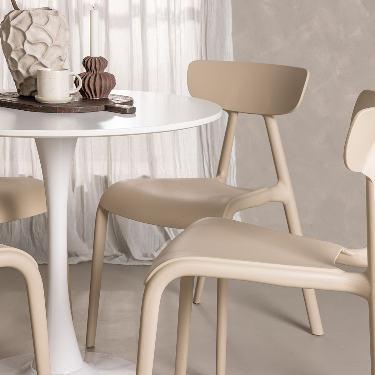 Spisegruppe Venture Home Hamden Ø80 cm med 4 Ursholmen Stoler
