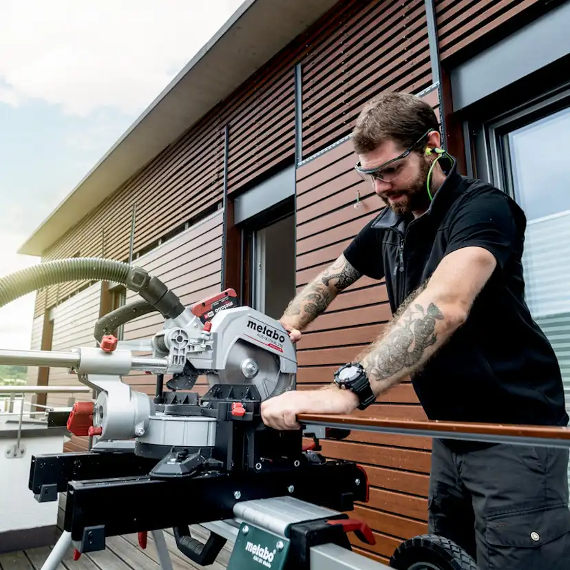 Kapp-/gjæringssag Metabo KGS 18 LTX BL 216 1x4,0 Ah + ASC55