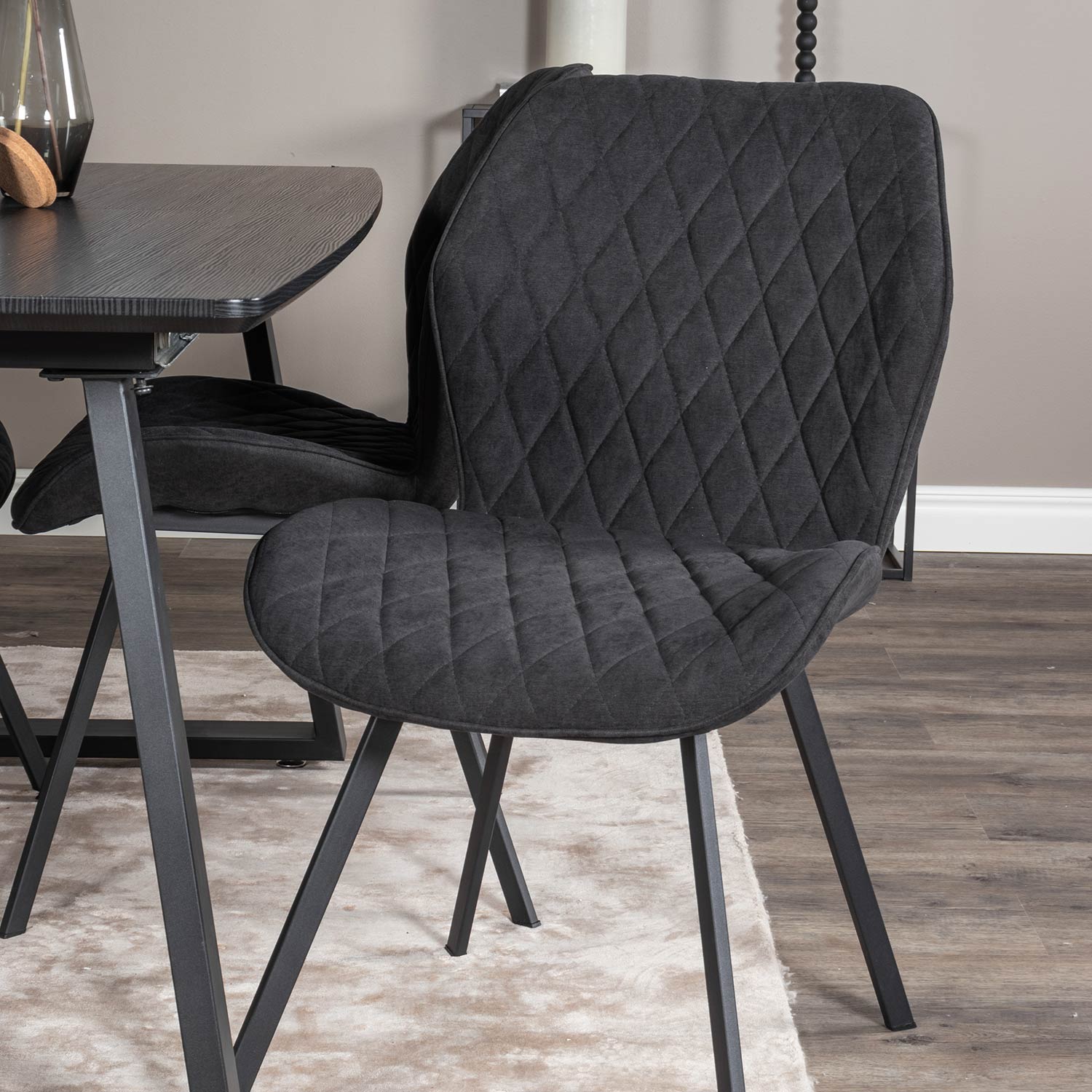 Spisegruppe Venture Home Ina med 4 Geneva Stoler