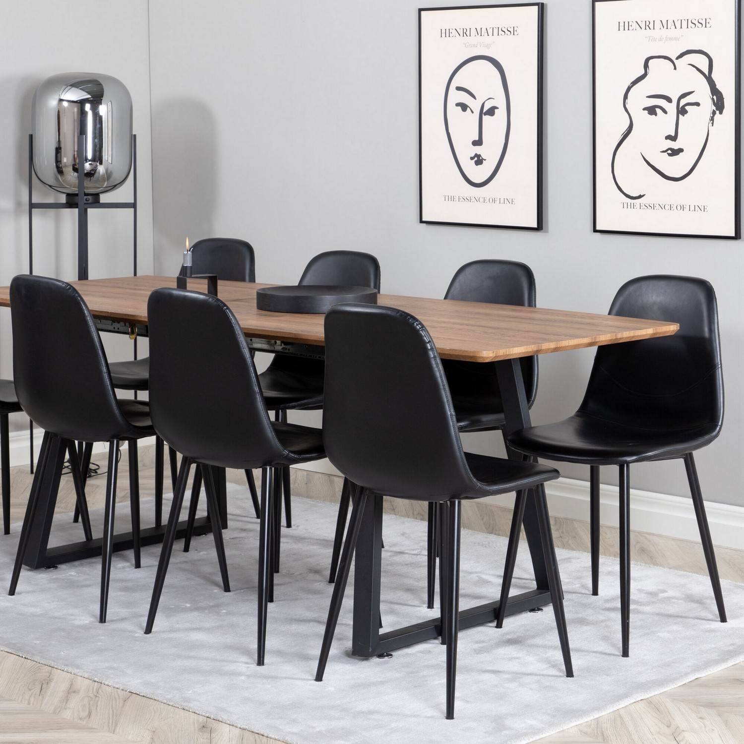 Spisegruppe Venture Home Ina med 8 Pobbie Stoler Sort