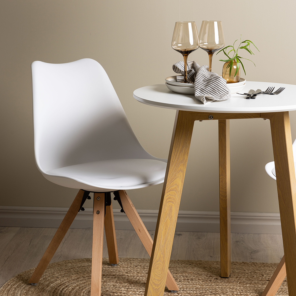 Matgrupp Venture Home Leonora Ø65 cm med 2 st Zeno stolar Hvit