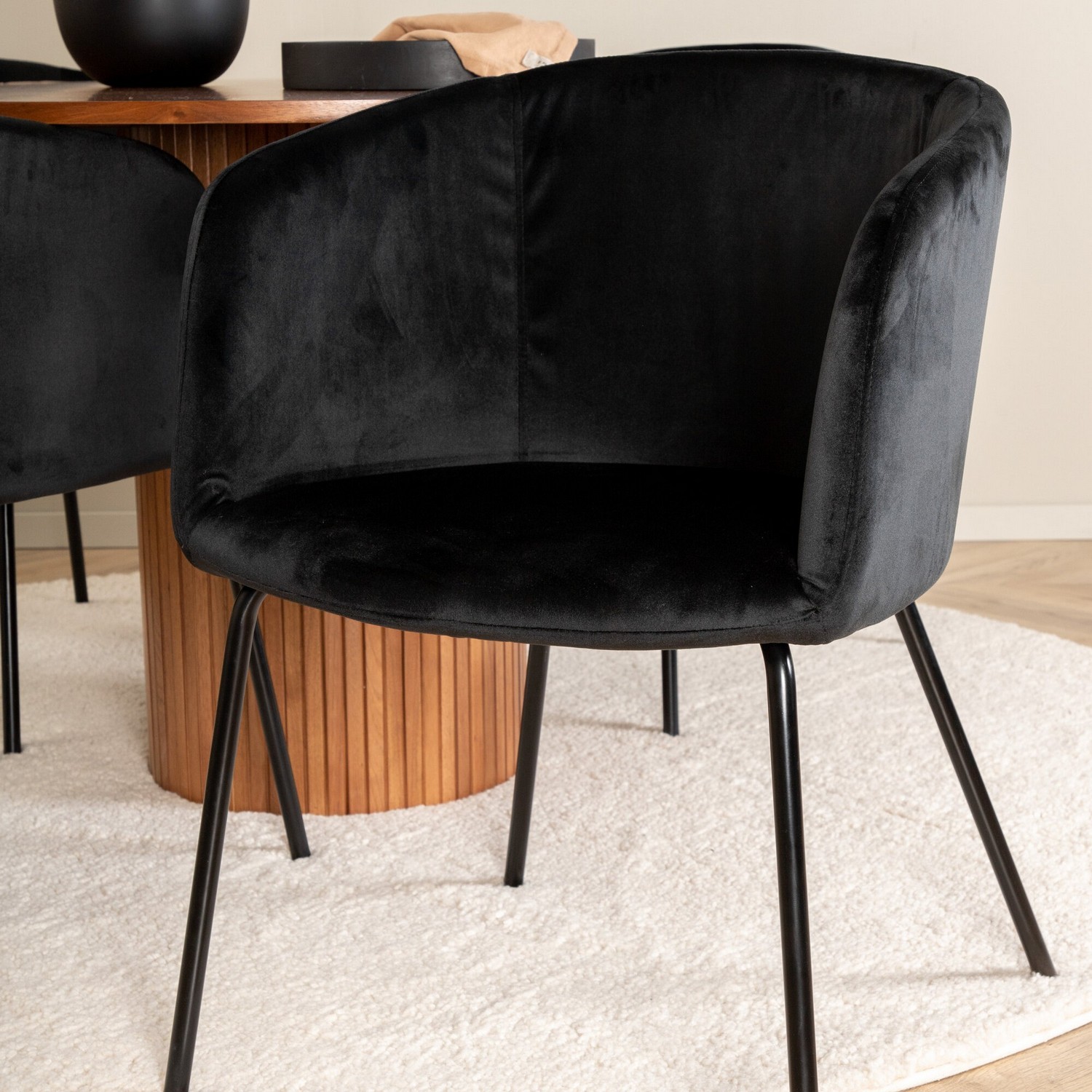 Spisegruppe Venture Home med Bianca Spisebord og 4 Bergen Spisestoler