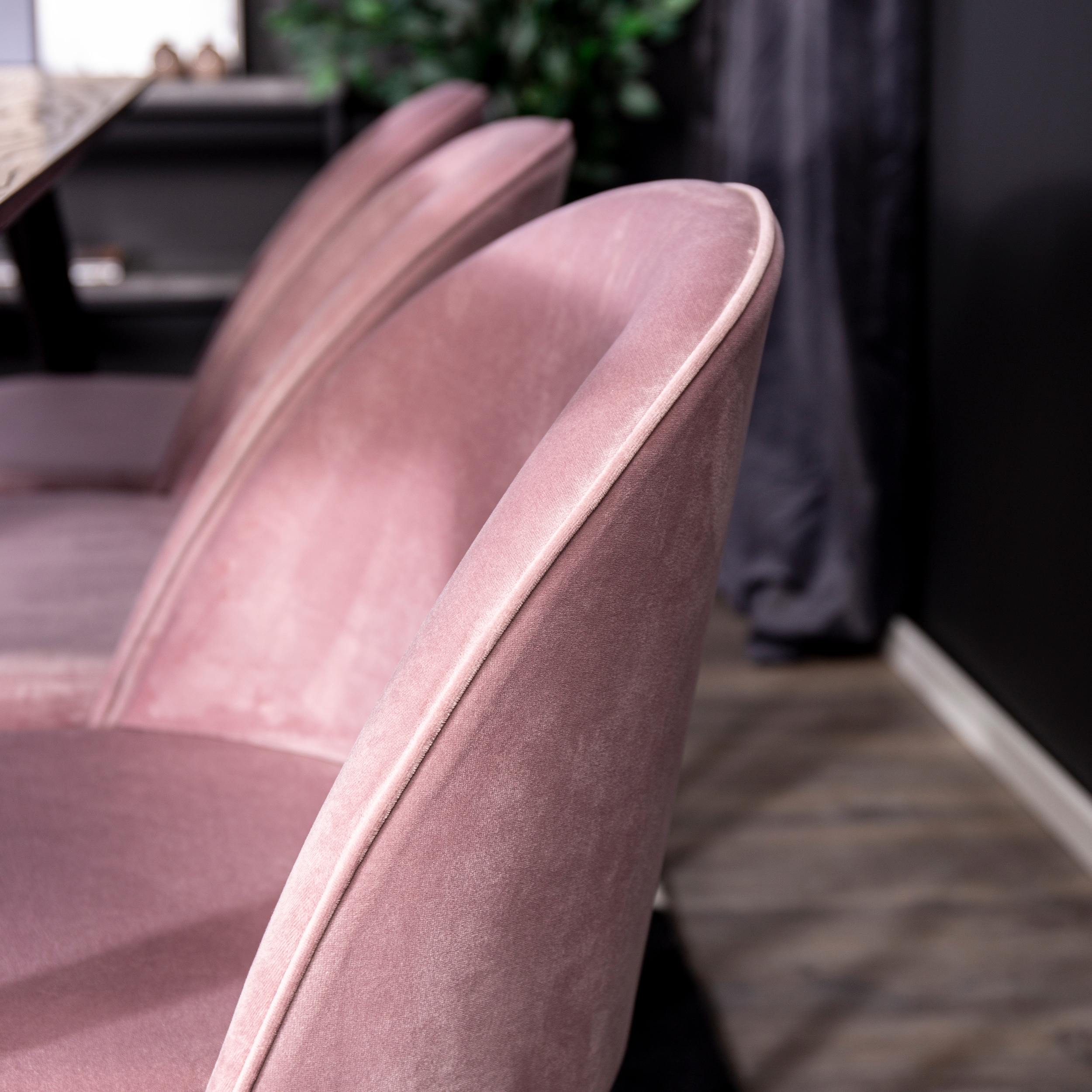 Spisegruppe Venture Home Dipp med 6 Velvet Stoler