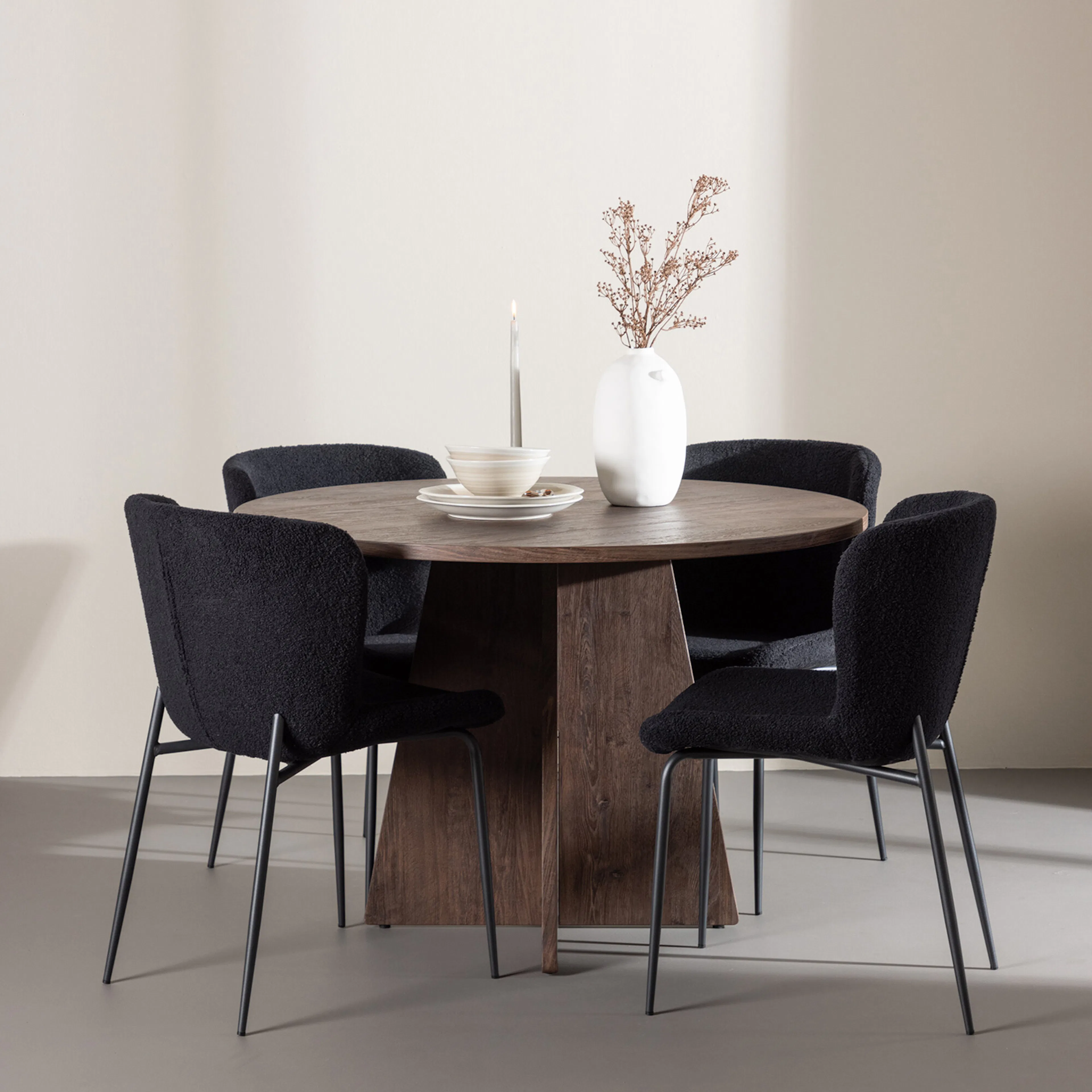Bootcut Dining Table with Modesto Dining Chair Mocka/Sort