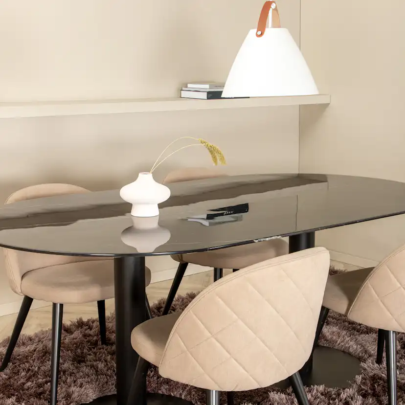 Spisegruppe Venture Home Oslo med 4 Valentina Stitcthes Stoler