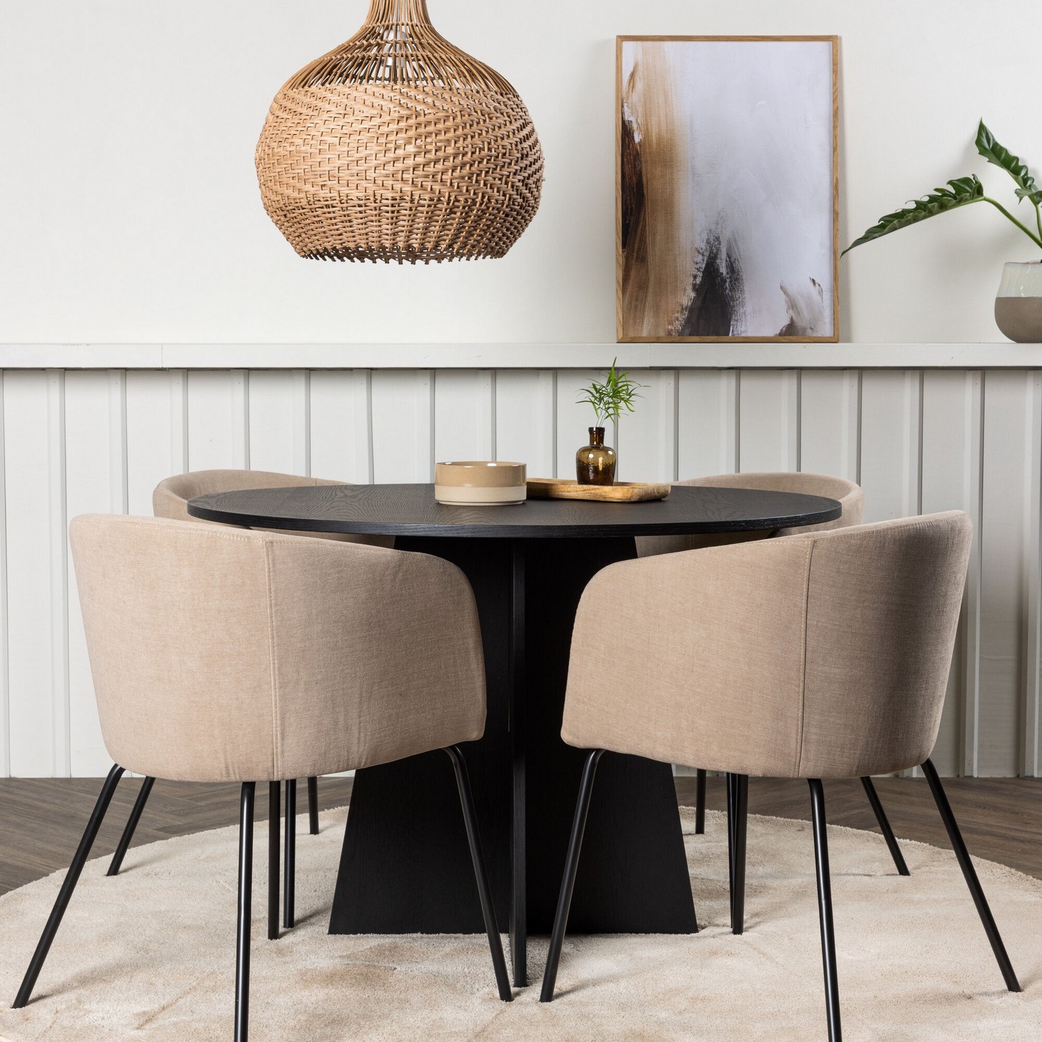 Spisegruppe Venture Home Bootcut Ø110 cm med 4 Berit Stoler