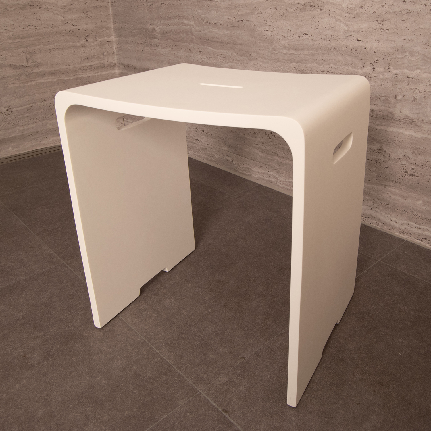 Baderomsstol LH Cube