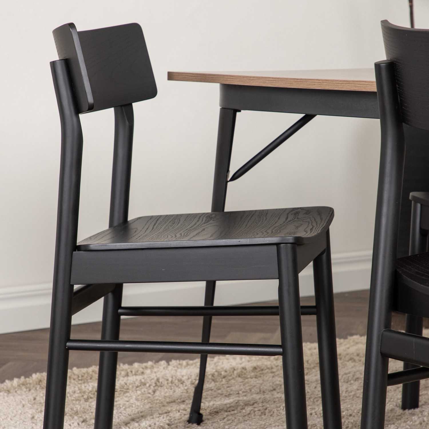 Spisegruppe Venture Home Tempe med 4 Montros Stoler