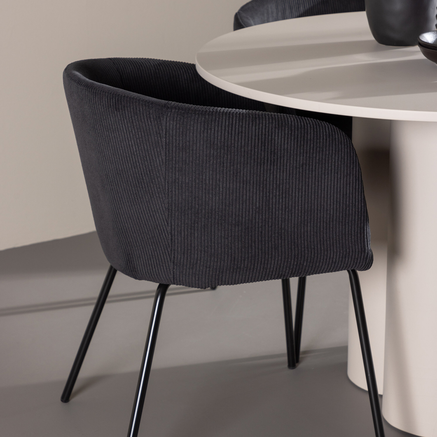 Spisegruppe Venture Home Olivia Ø110 med 4 stk Berit Stoler