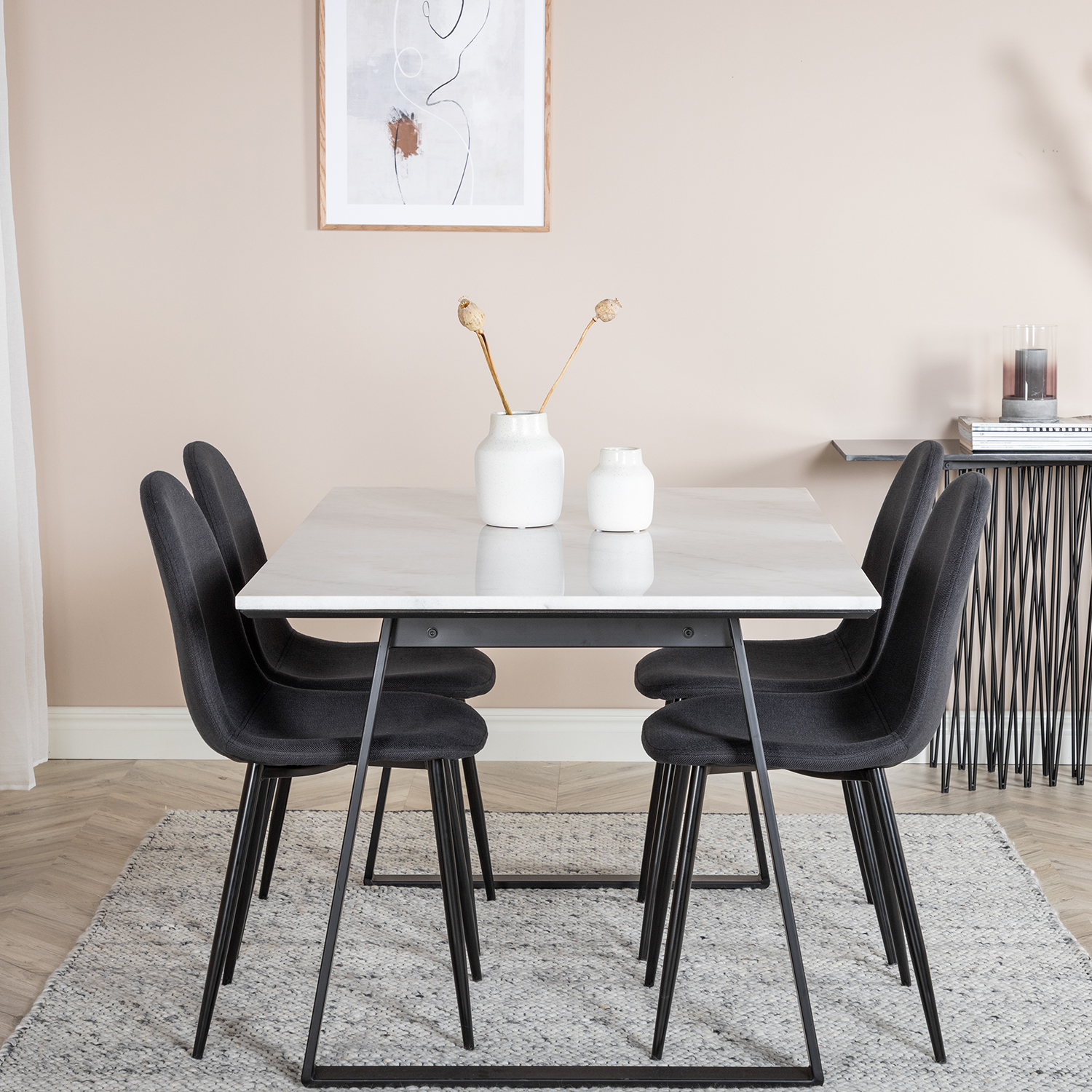 Estelle Table White / Black+Polar Chair - - Black Fabric_4 Hvit/Sort