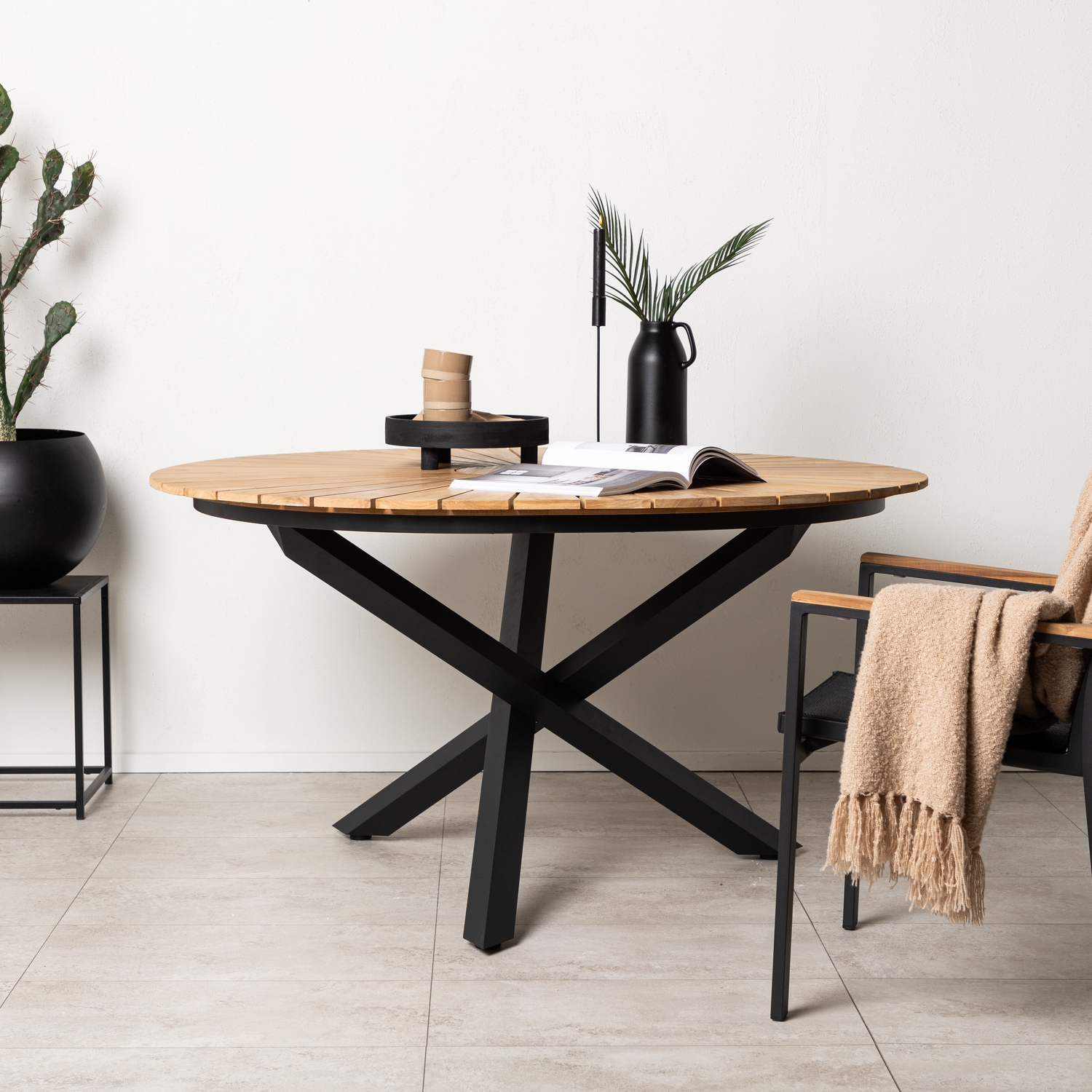 Mexico matbord ø140 - svart / teak Sort/Teak