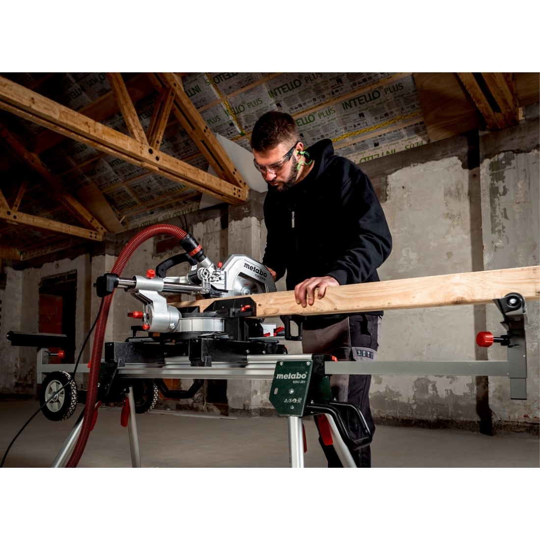Kapp-/gjæringssag Metabo KGS 216 M + Ekstra Sagblad