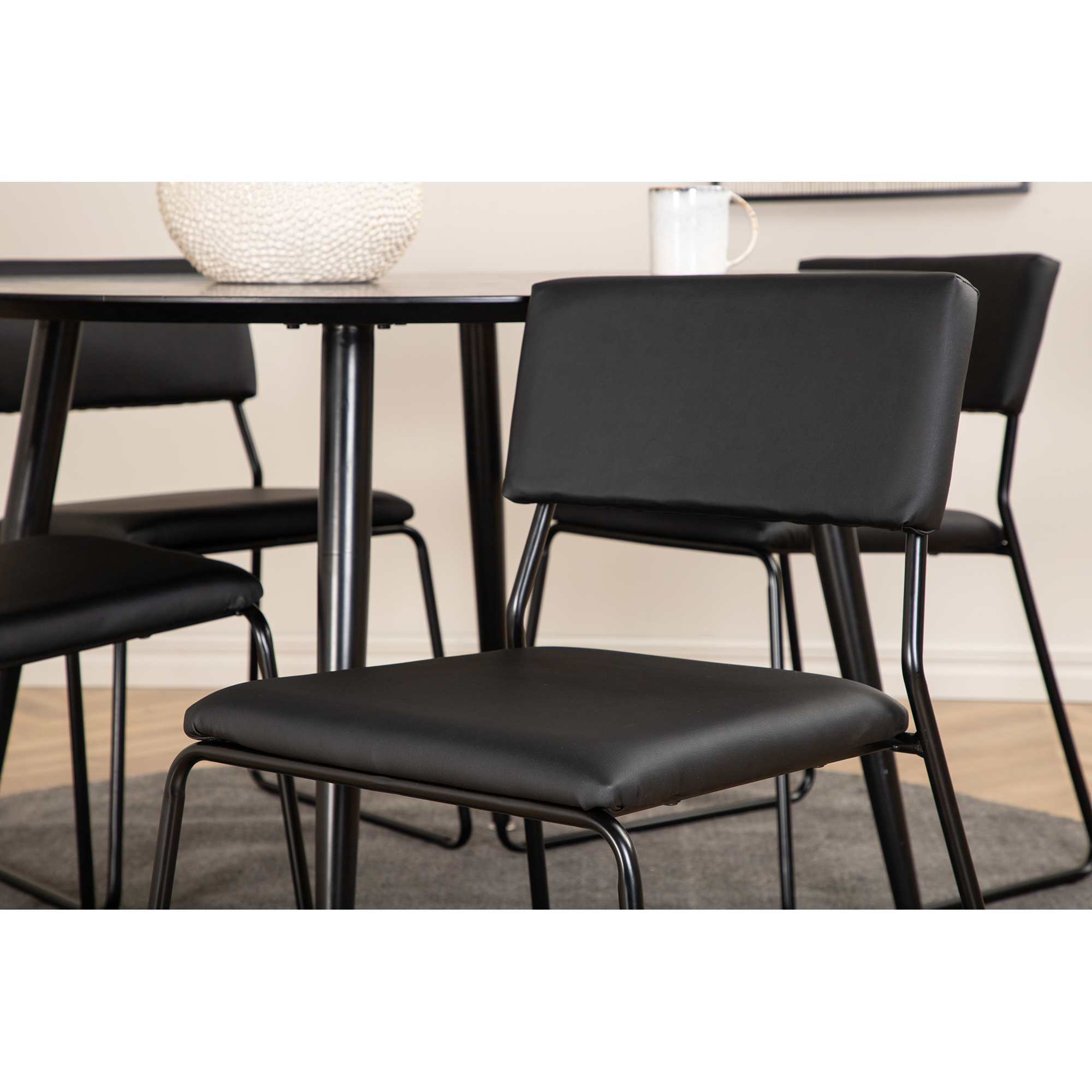 Spisegruppe Venture Home Dipp Ø115 cm med 4 Kenth Stoler