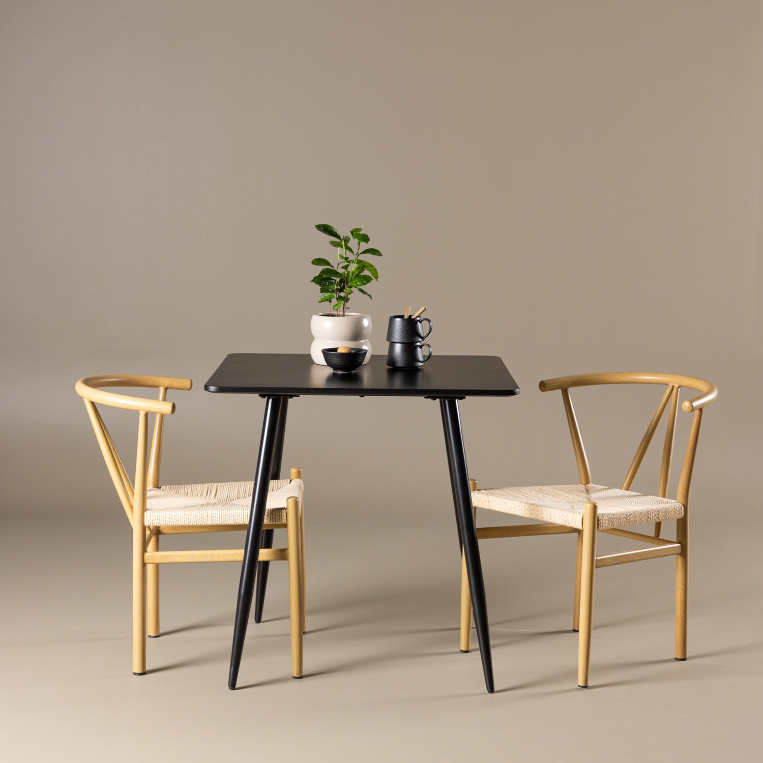 Spisegruppe Venture Home Polar 75 med 2 stk Alfons Stoler