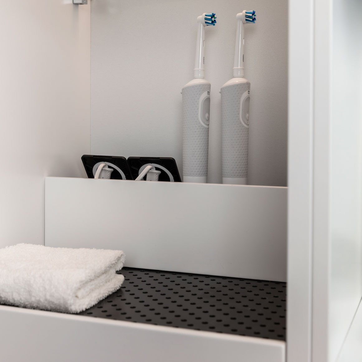 Laddstation Svedbergs till Högskåp | badrum - badrumsmobler - tillbehor-badrumsmobler | KakelKungen